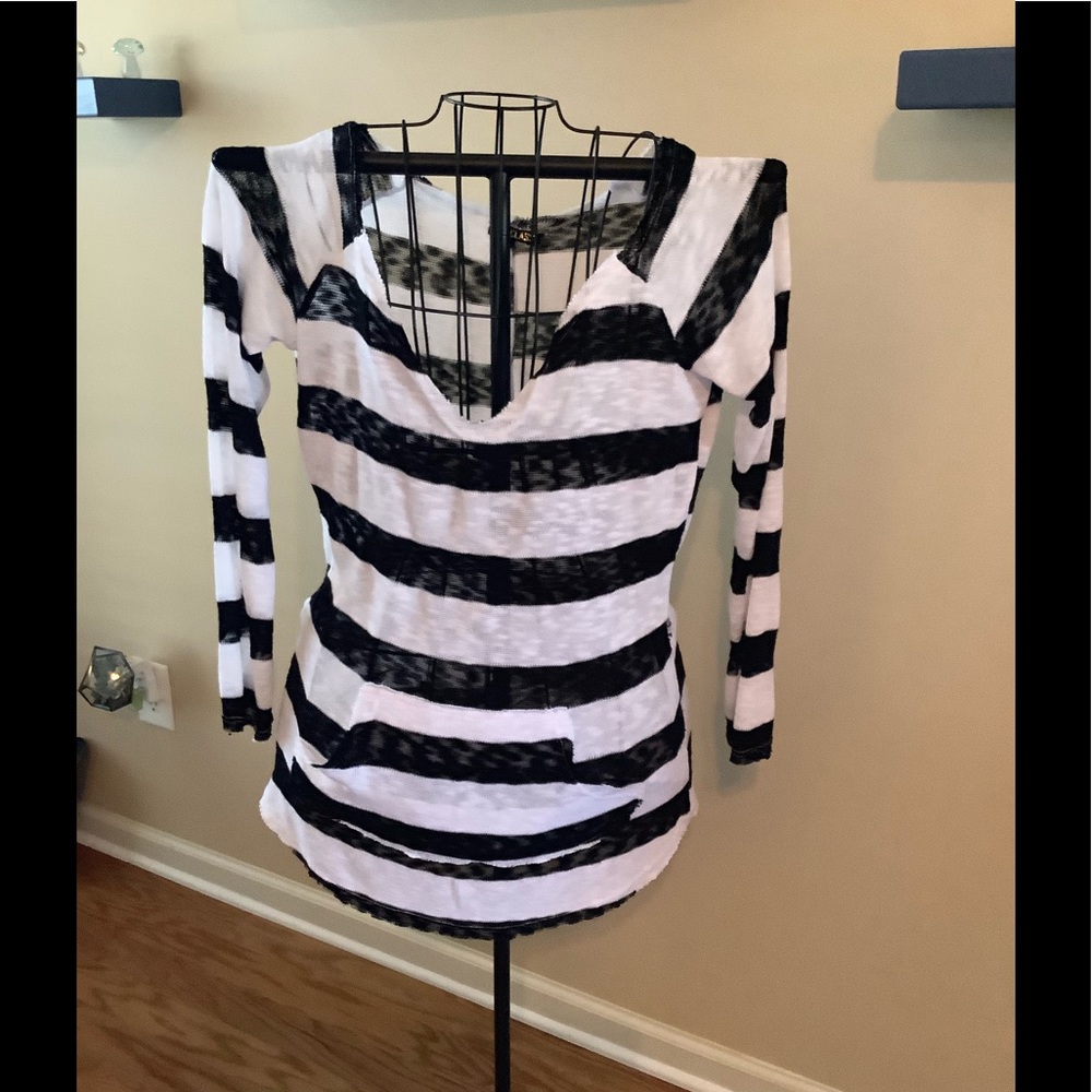 LA Class Knit Sweater. Sz. L